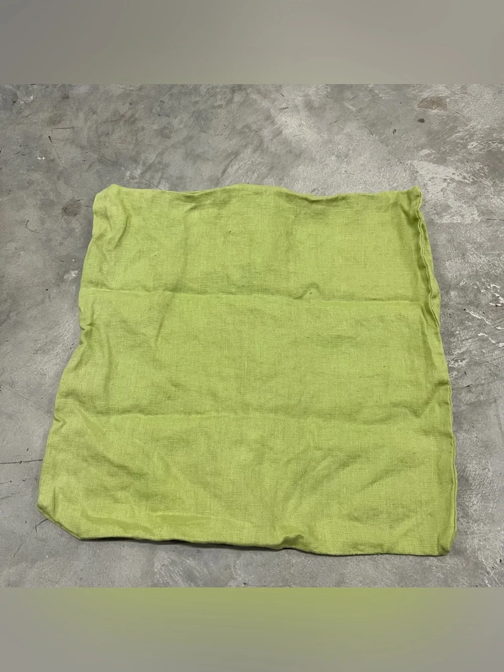 Pottery Barn Textured 100% Big Button Pillow Cover 18 X 18 -Lime Green